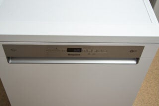 Hotpoint HF7HP33UK hero