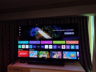 LG OLED77C4 main